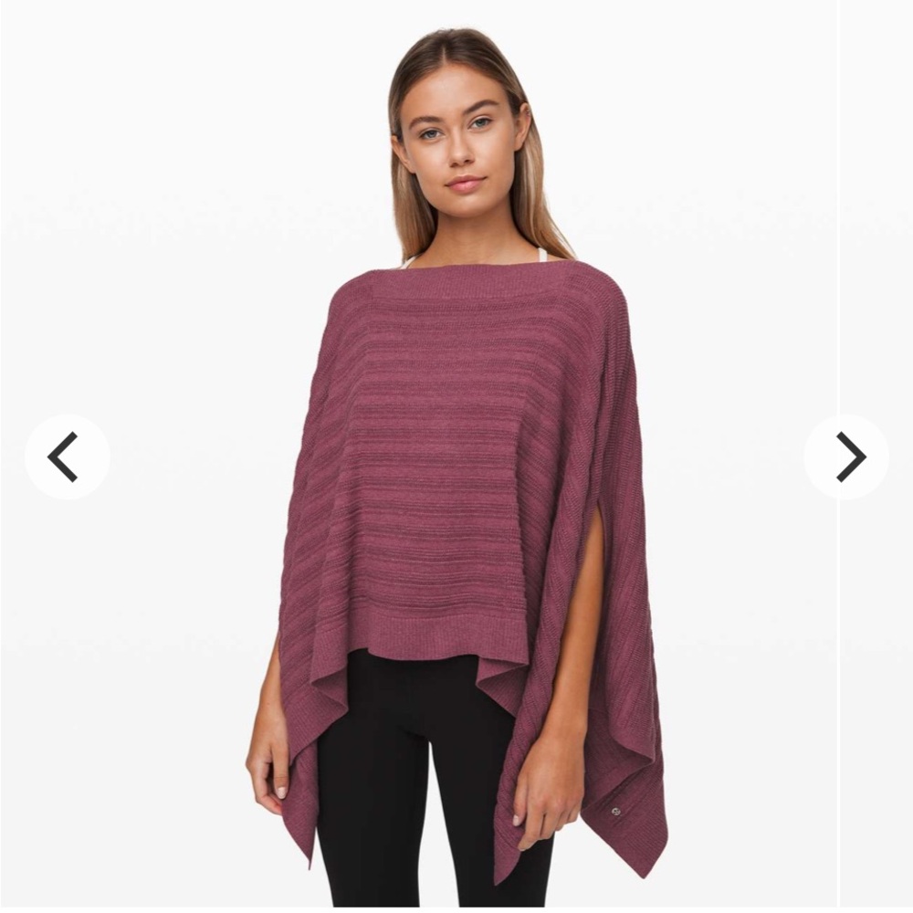 Lululemon Forward Flow
Poncho Heathered Plumful One Size